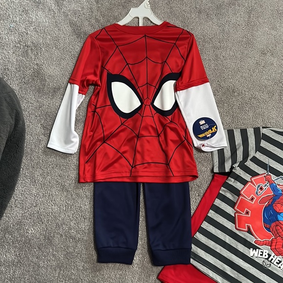 Brand new Spider-Man 2 piece and 3 piece sets - Picture 2 of 8